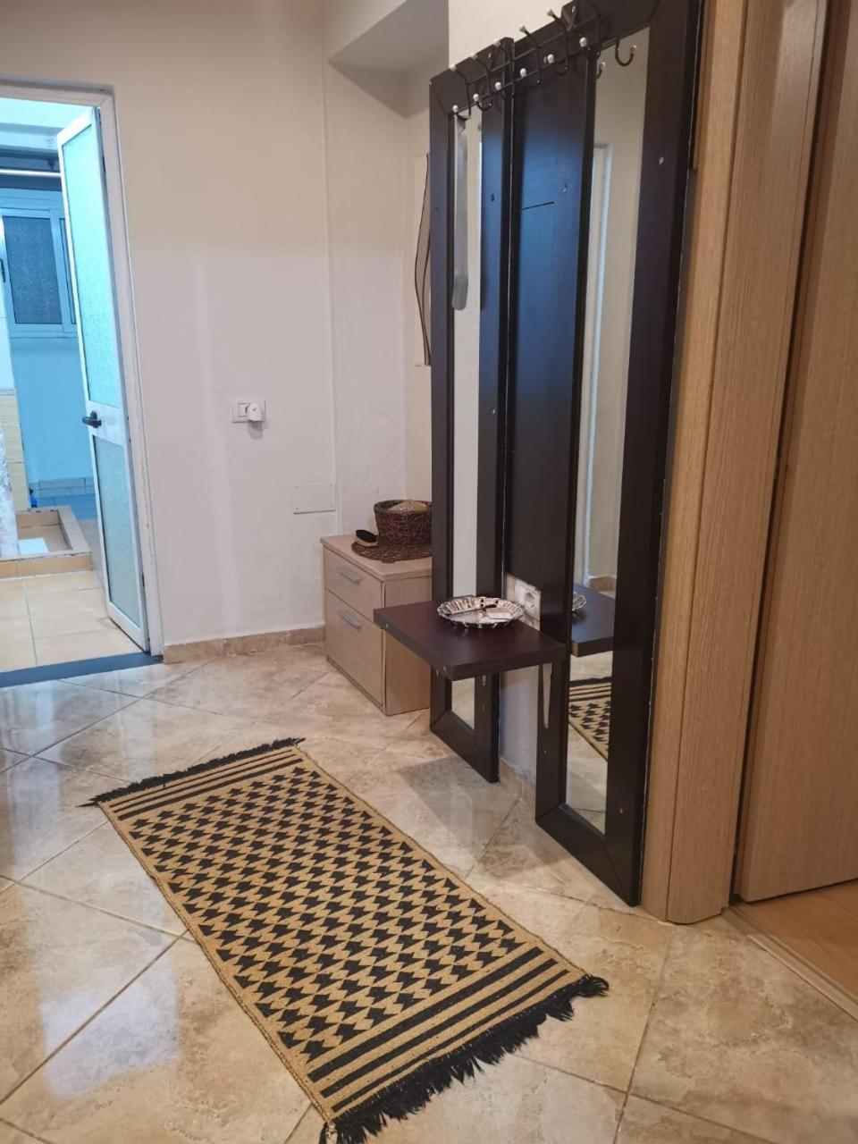 Downtown Authentic Apartment Tirana Myslym Shyri Eksteriør bilde